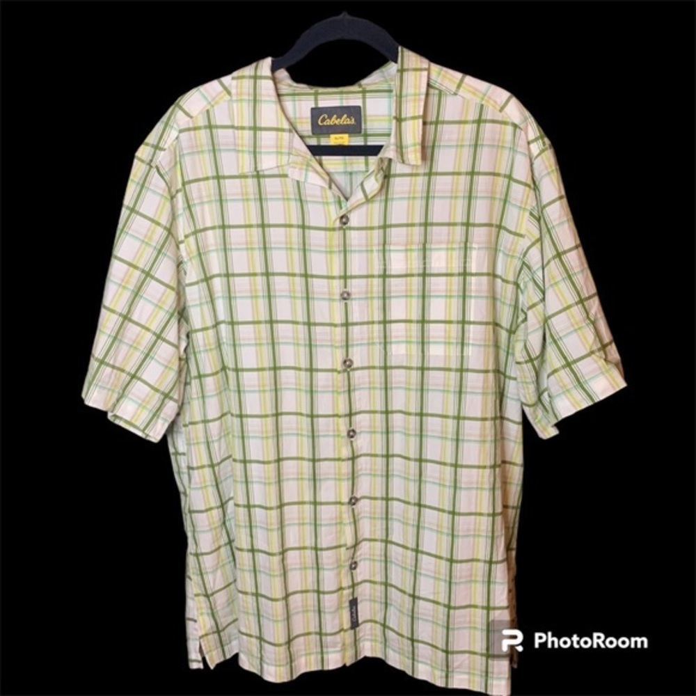 SALE Men’s XL Cabela’s buttons up short sleeve Like New 100% cotton.